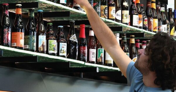 En périphérie bruxelloise, le brasseur de gueuzes Boon fête ses 50 ans avec une nouvelle bière - La DH/Les Sports