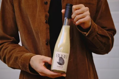 Babo est la première marque de makgeolli belge et artisanal