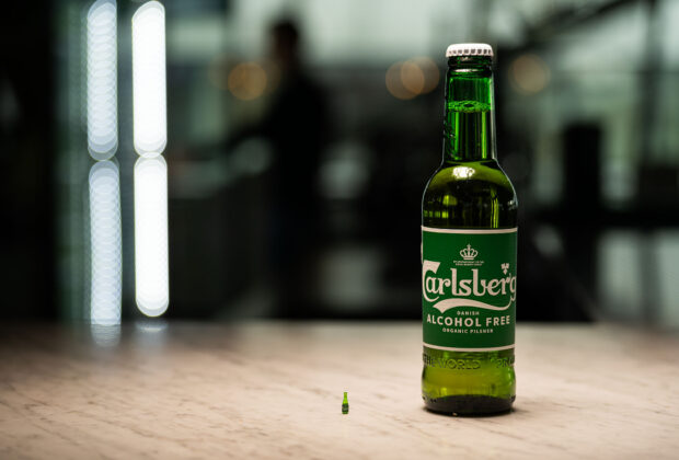 Carlsberg dévoile la plus petite bouteille de bière au monde