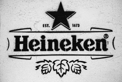 Heineken compte supprimer des milliers d'emplois dans les deux prochaines années.