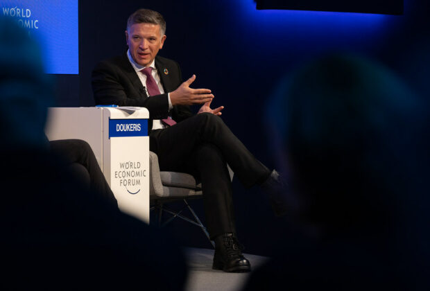 Le CEO d'AB InBev a touché le gros lot en 2025