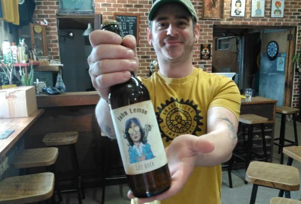 Une brasserie bretonne contrainte d'arrêter de commercialiser sa bière sous le nom de John Lemon